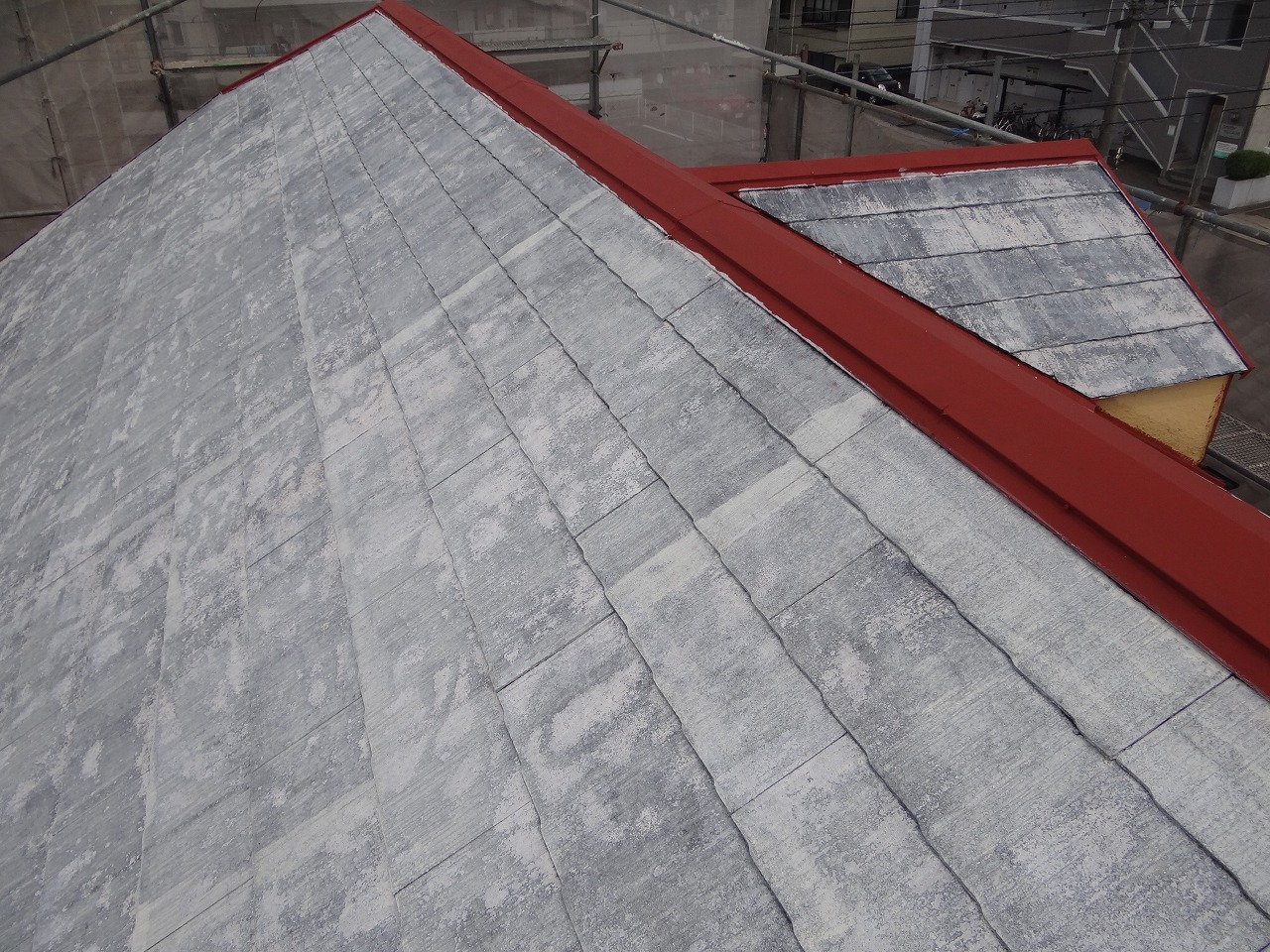 カラーベスト屋根の塗装工事。