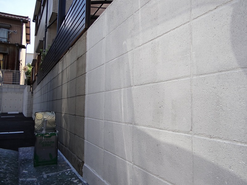 ブロック塀の塗装工事完了。