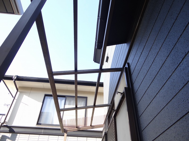 ポリカの屋根。