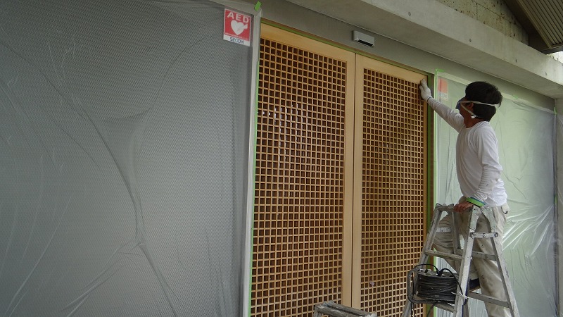 木部塗装工事。