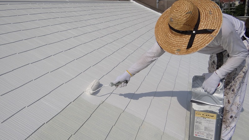 カラーベスト屋根の塗装工事。