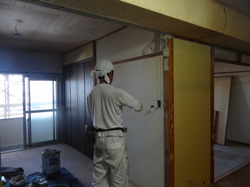 内装の塗装工事。