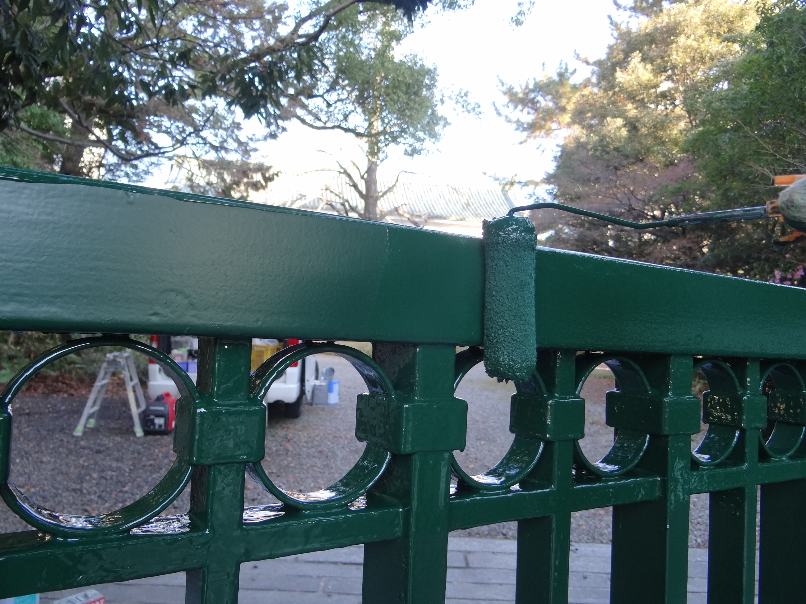 門の塗装工事完了。