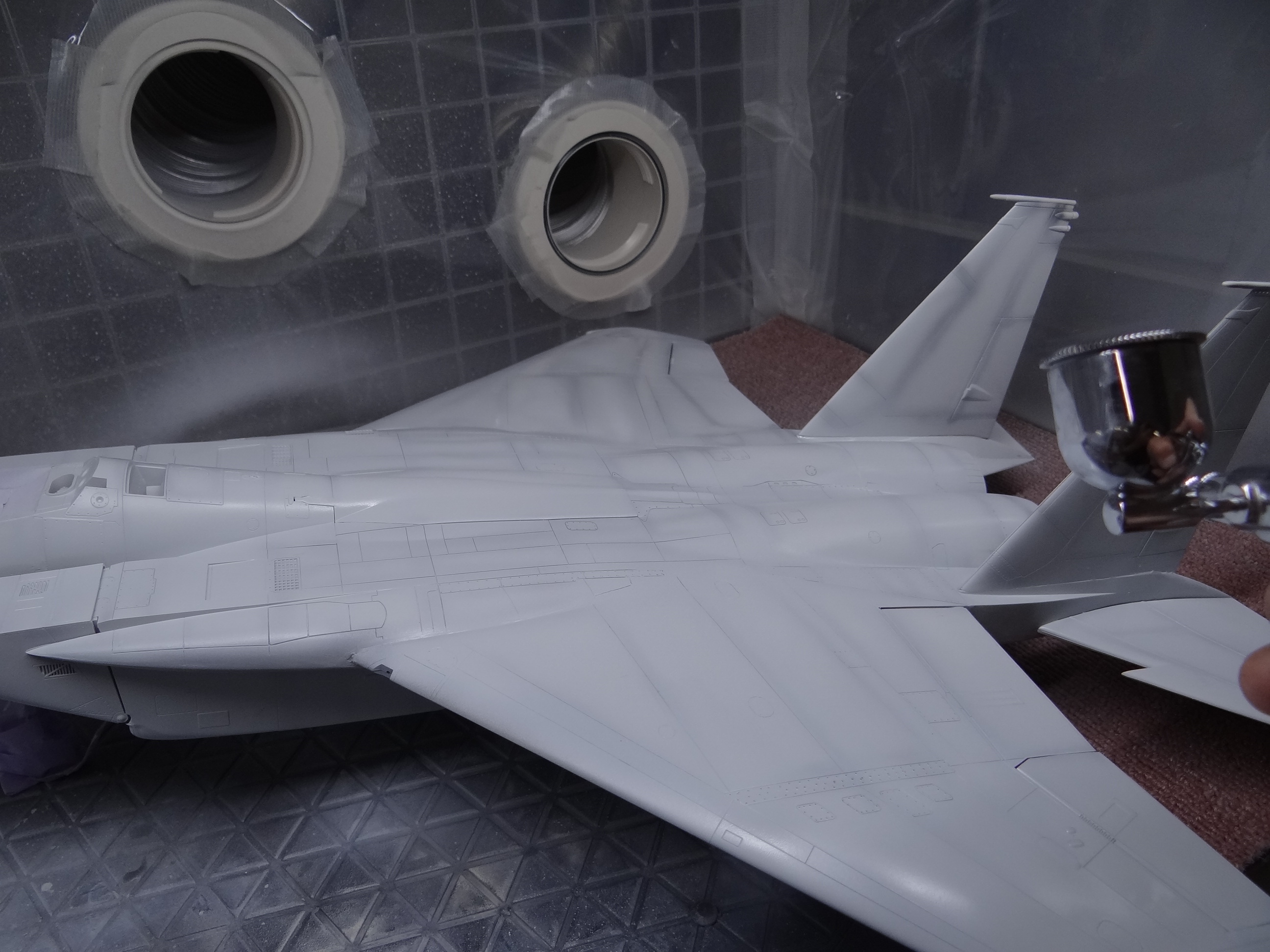 夜はプラモデル。