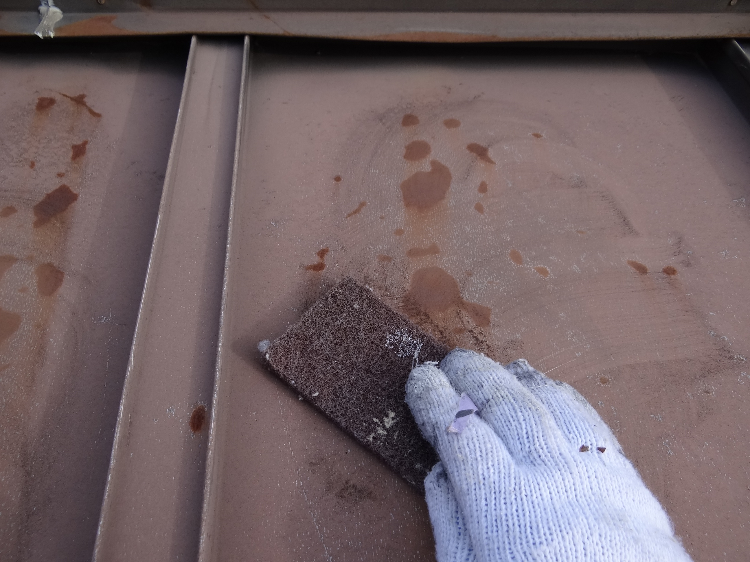 瓦棒屋根の塗装。