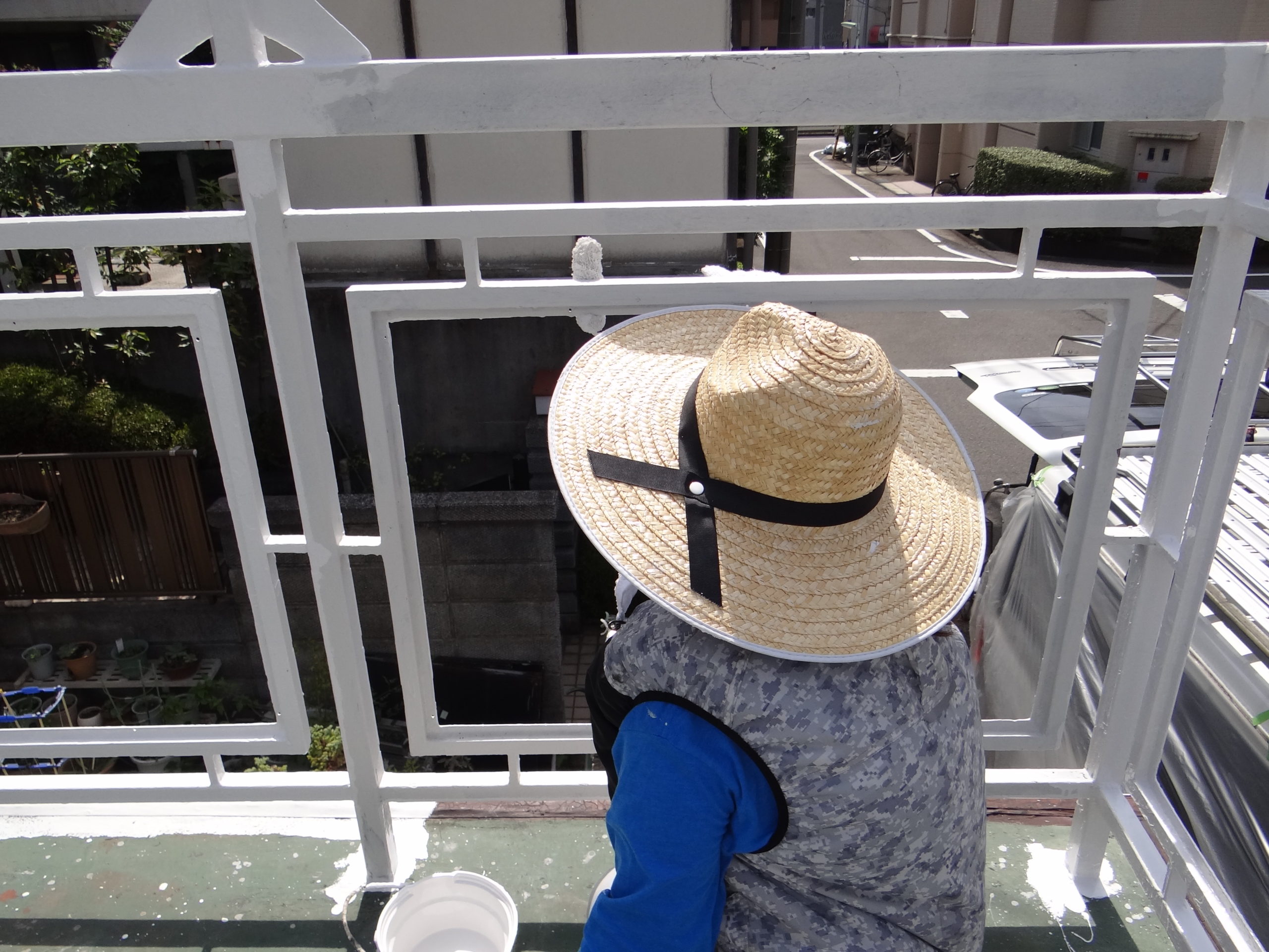 駐車場の鉄部塗装工事完了。