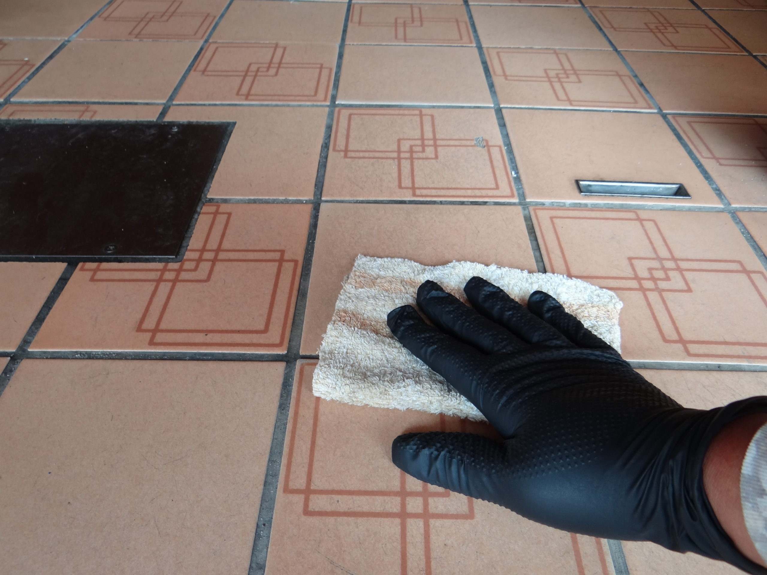 床のスリップ防止はスキッドガードAQUAで施工。